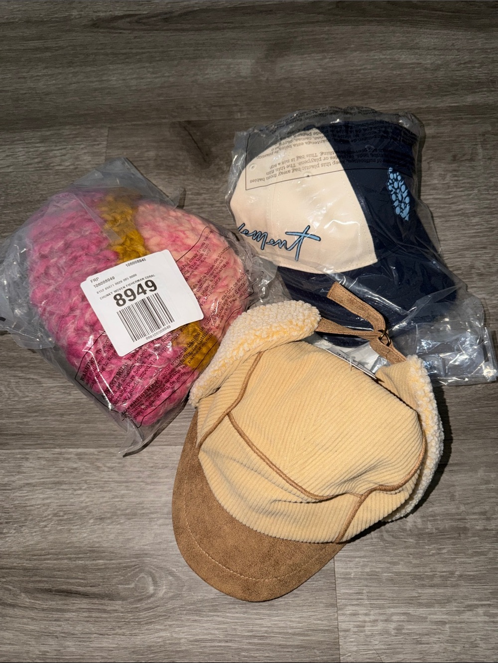 ❤️‍🔥Firm Price❤️‍🔥3 pieces free people hats